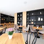 호텔 Antares 소조폴