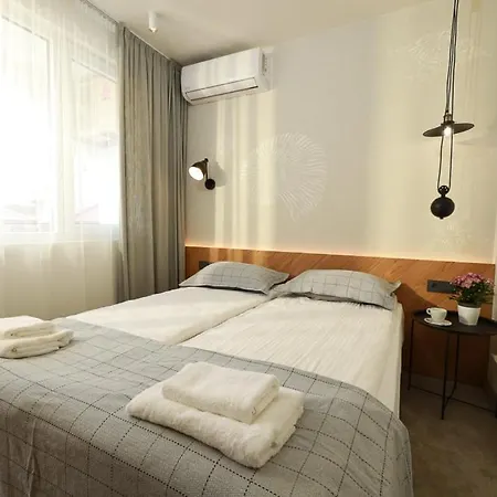 Antares Hotell *